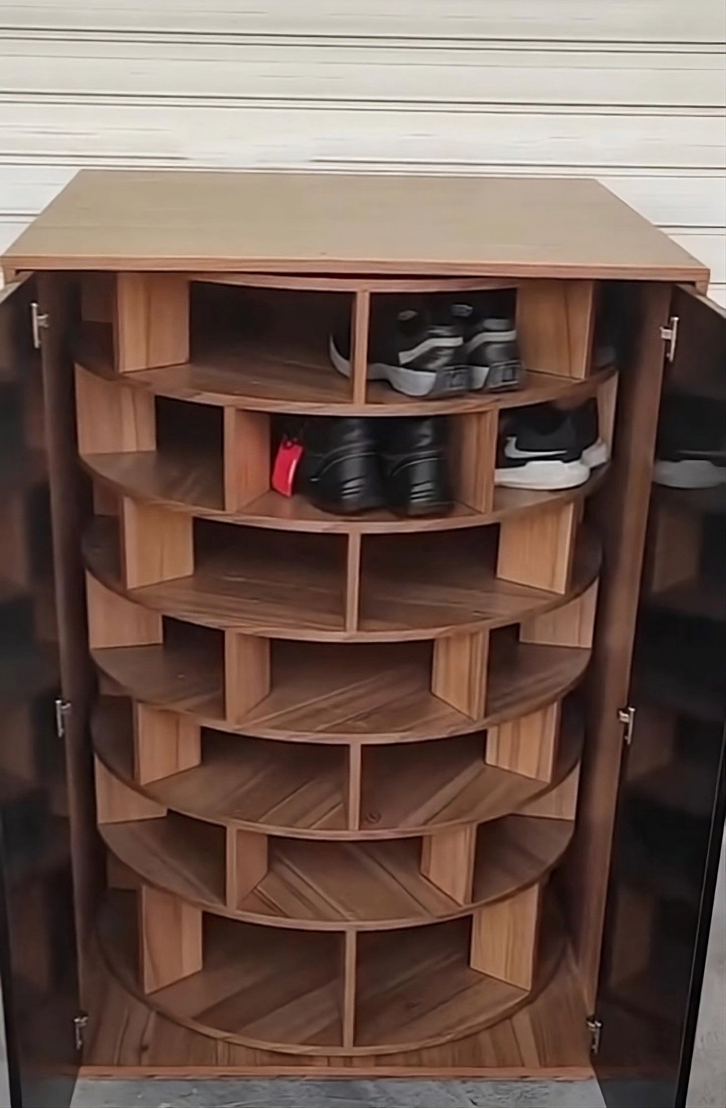 ShoeVault – Spin Shoe Rack 👟✨